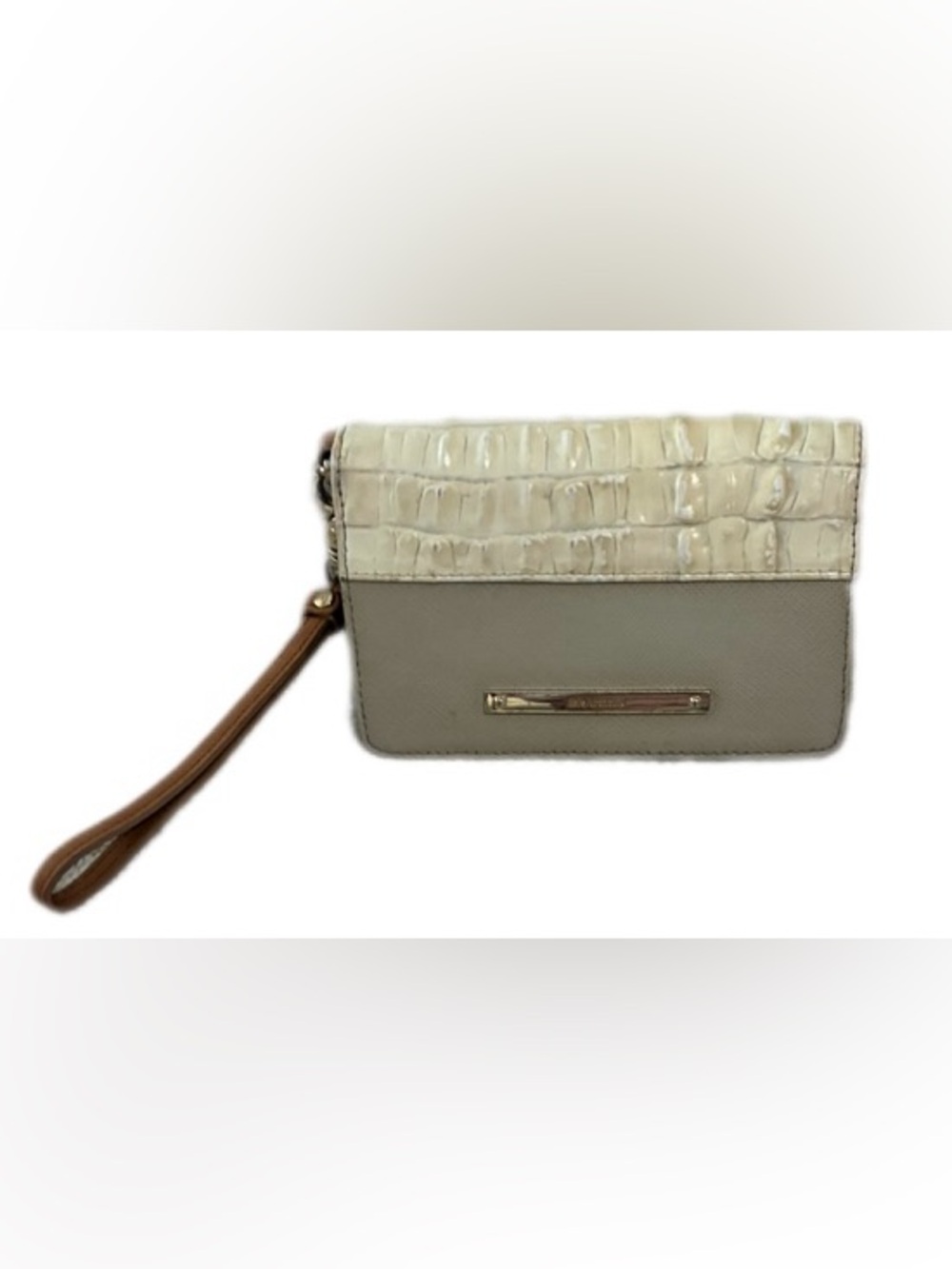 Rare Brahmin EUC Cream & Taupe
Melbourne Croc-Embossed Leagher
Wristlet Clutch